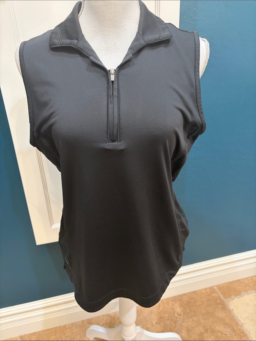 Chase 54 black sleeveless golf shirt